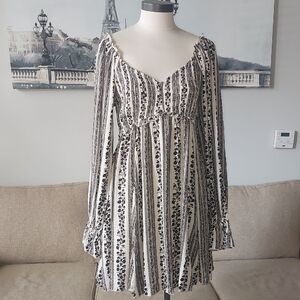 NWT Heyson Elegant Black and Ivory Floral Smocked Bodice Mini Dress Size M